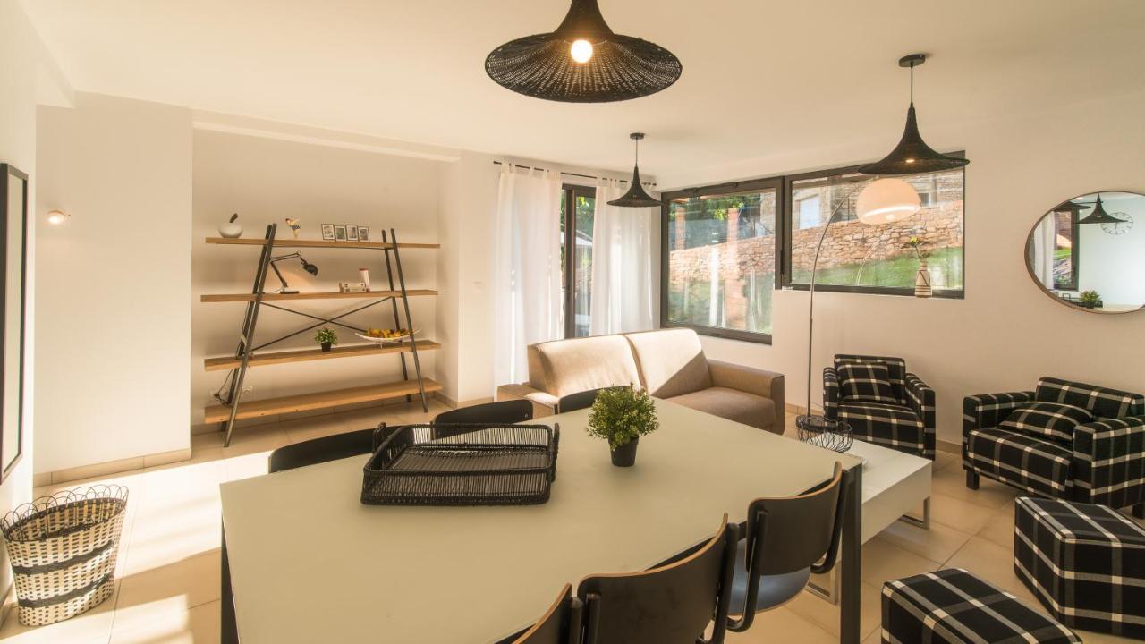 Côté Jardin avec Jacuzzi Privatif et parking privé Apartamento Sarlat-la-Canéda Exterior foto